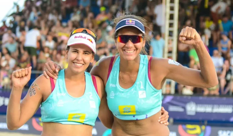 Duda/Ana Patrícia e Mateus/Adelmo Brilham no Top-16 do Vôlei de Praia no Rio de Janeiro Imagem do artigo