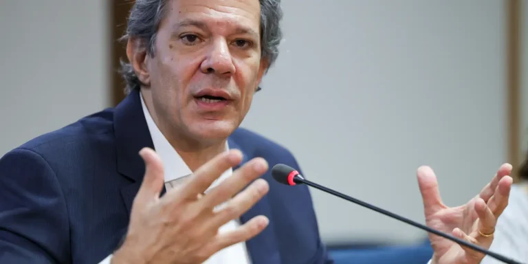 Haddad Aponta Caminhos para Combater Fraudes Fiscais no Setor de Combustíveis Imagem do artigo