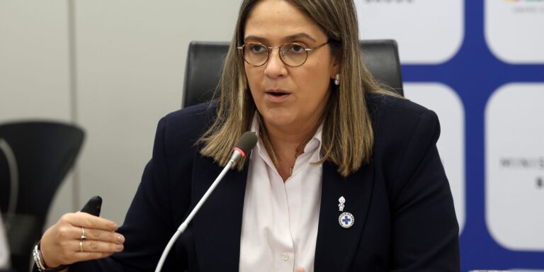 Acesso Facilitado a Absorventes Higiênicos pelo SUS: Uma Iniciativa Fundamental para Mulheres Imagem do artigo