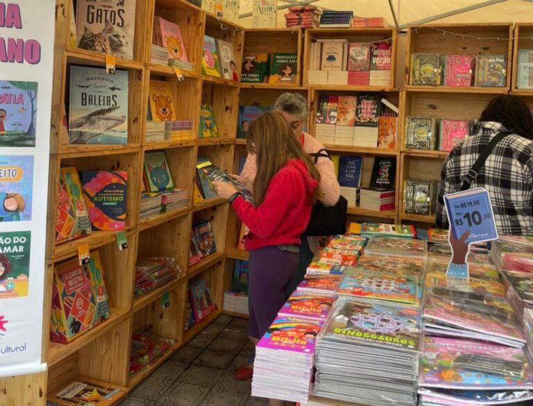 1ª Bienal Regional do Livro de Bragança Paulista: Sucesso Absoluto com Mais de 10 Mil Visitantes e V