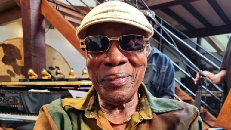 Milton Nascimento Recebe Título de Doutor Honoris Causa da Fiocruz em Reconhecimento à Sua Trajetória Imagem do artigo