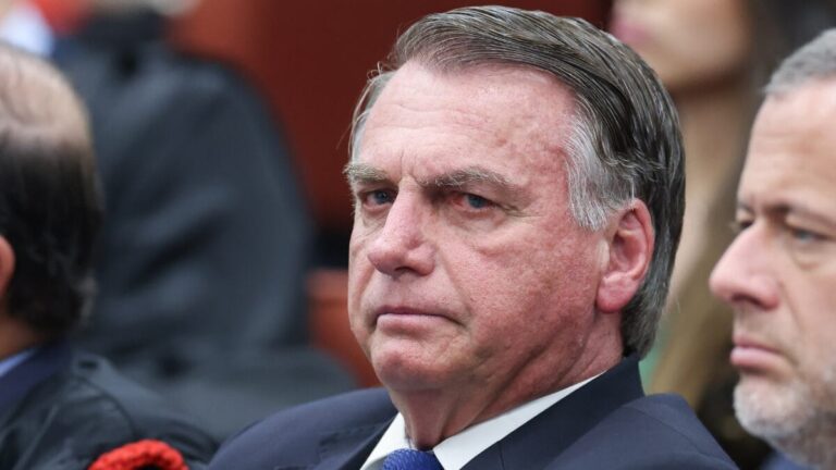 Atualização sobre Saúde de Bolsonaro: Cirurgia de Hérnia é um Sucesso