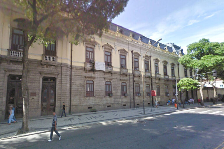 Racismo em Escola Tradicional do Rio: Alunos Suspensos Após Denúncia Grave Imagem do artigo