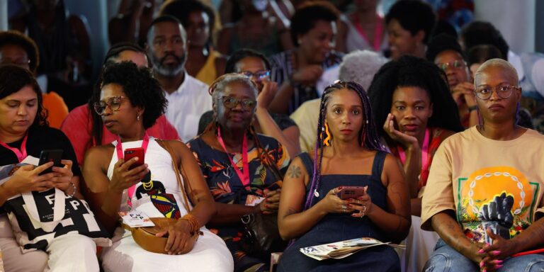 A Força da Literatura nas Periferias do Rio: Pesquisa da Flup Revela Novos Horizontes Imagem do artigo