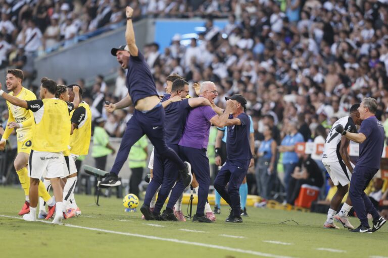 Dorival Júnior conquista tetracampeonato da Copa do Brasil e supera desafios no Corinthians