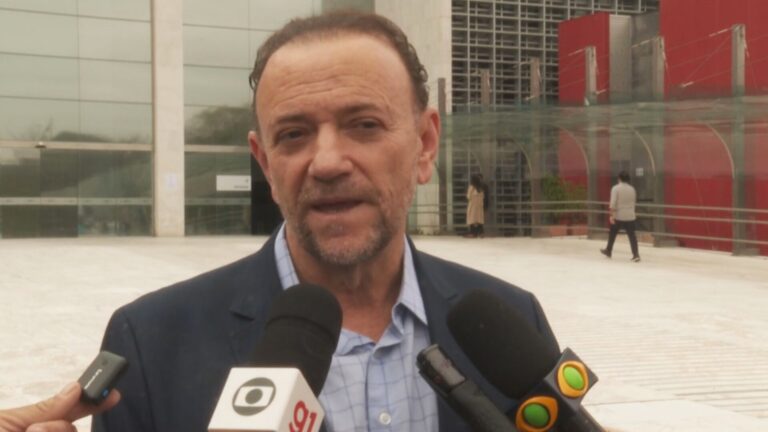 Presidente do PT Critica Candidatura de Flávio Bolsonaro e Reitera Foco na Reeleição de Lula Imagem do artigo
