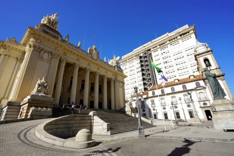 Investigação da PF Revela Infiltração do Comando Vermelho na Política do Rio