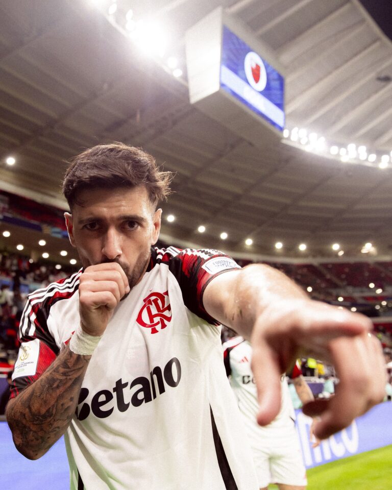Arrascaeta Celebra Gols pelo Flamengo na Intercontinental em Homenagem ao Filho Milano Imagem do artigo