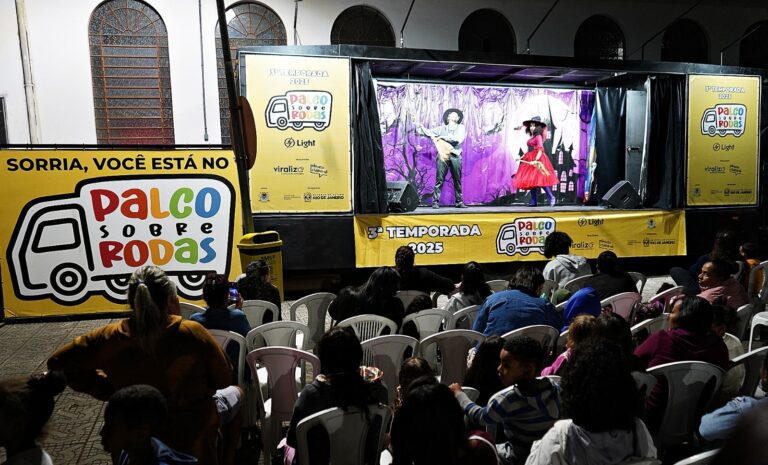 Palco Sobre Rodas: Cultura e Entretenimento Atraem Mais de 35 Mil Pessoas em Volta Redonda