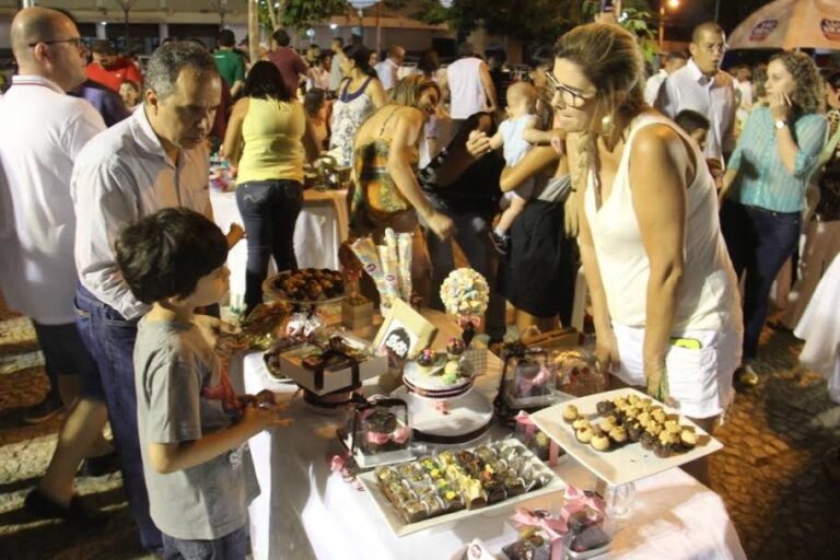 Plantão Pós-Bazar da Praça: Presentes de Natal Acessíveis em Petrolina