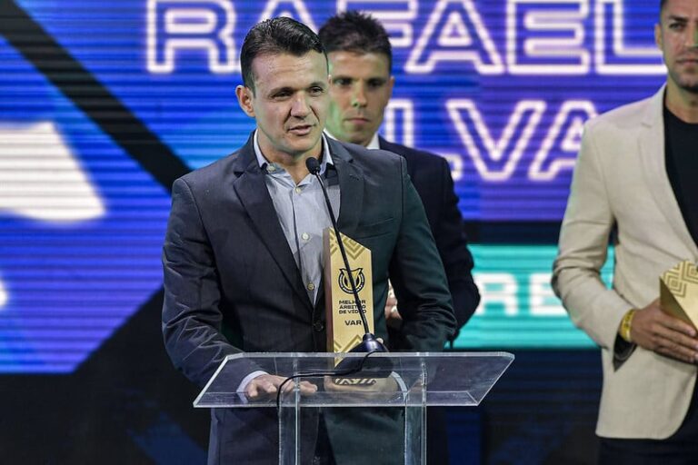 Caio Max é Reconhecido como Melhor Árbitro de Vídeo no Brasileirão 2025 Imagem do artigo