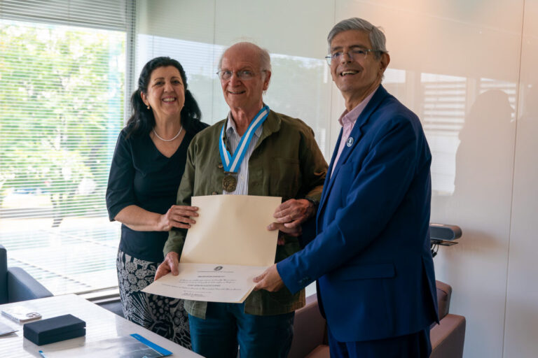 José Sérgio Leite Lopes Recebe Título de Professor Emérito da UFRJ: Reconhecimento ao Compromisso Acadêmico e Social Imagem do artigo