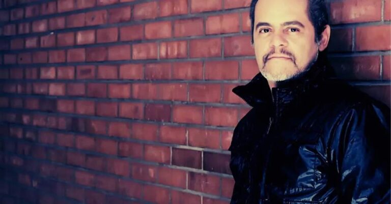 Dhenni Santos Brilha em Sua Estreia com o Show ‘Coisa e Tal’ no Centro da Música Carioca Imagem do artigo