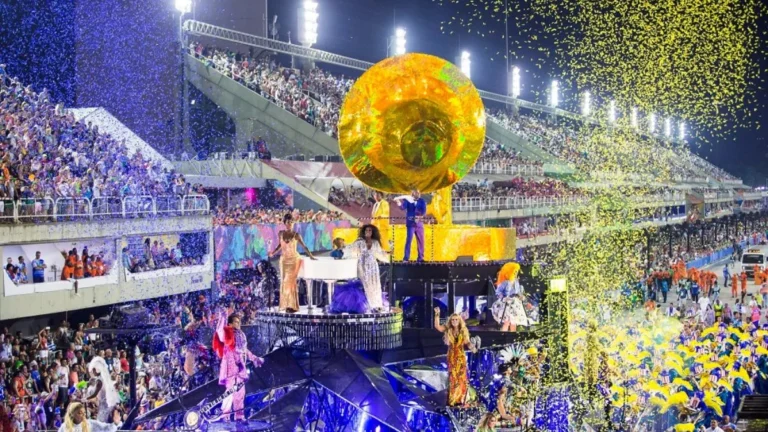 A Origem dos Desfiles de Escolas de Samba no Rio de Janeiro: Uma Viagem pela História A Origem dos Desfiles de Escolas de Samba no Rio de Janeiro: Uma Viagem pela História