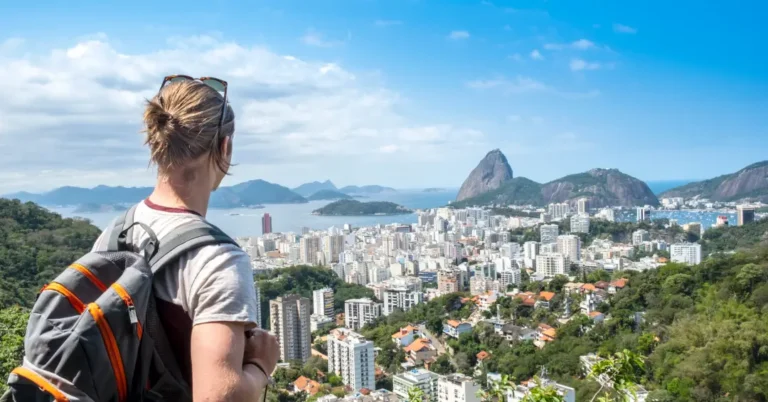 Brasil e Rio de Janeiro Registram Recorde de Visitantes Estrangeiros em 2025