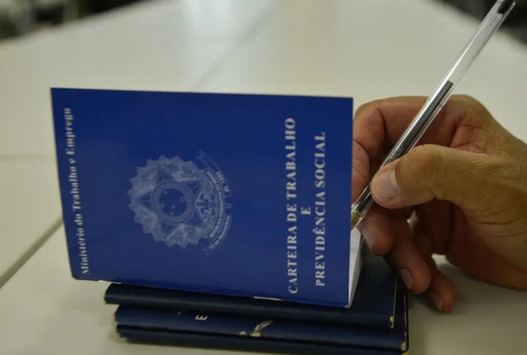 Brasil Fecha 2025 com 1,27 Milhão de Empregos Formais; Setor de Serviços se Destaca Brasil Fecha 2025 com 1,27 Milhão de Empregos Formais; Setor de Serviços se Destaca