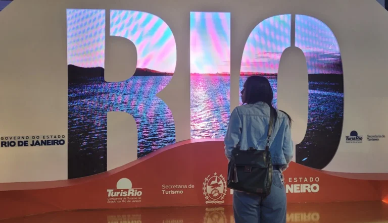 Carnaval 2026 Impulsiona o Turismo e Coloca o Rio de Janeiro em Alto Destaque Mundial Carnaval 2026 Impulsiona o Turismo e Coloca o Rio de Janeiro em Alto Destaque Mundial