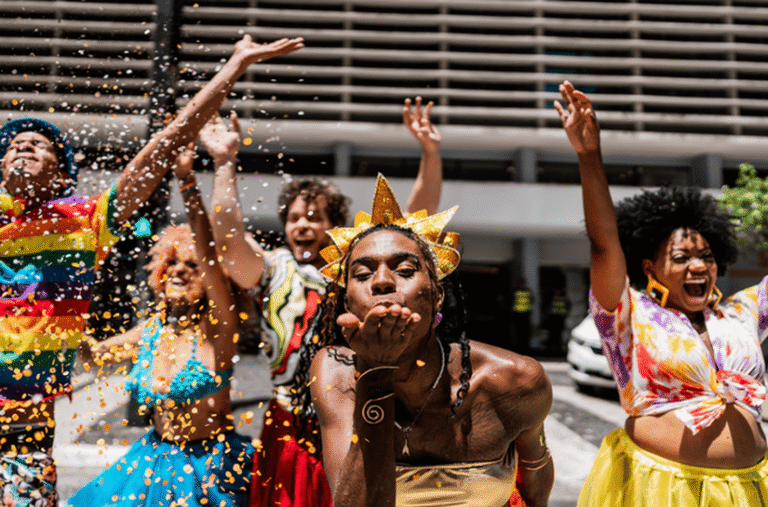 Carnaval de 2026: Expectativa de R$ 18,6 Bilhões e Impulso ao Turismo Nacional Carnaval de 2026: Expectativa de R$ 18,6 Bilhões e Impulso ao Turismo Nacional