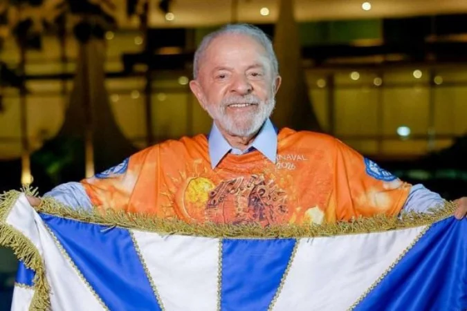 Carnaval e Política: Acadêmicos de Niterói Homenageia Lula na Sapucaí Carnaval e Política: Acadêmicos de Niterói Homenageia Lula na Sapucaí