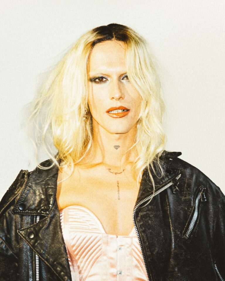 Catto Lança 'Caminhos Selvagens' no Teatro Riachuelo: Uma Viagem Musical Emocionante