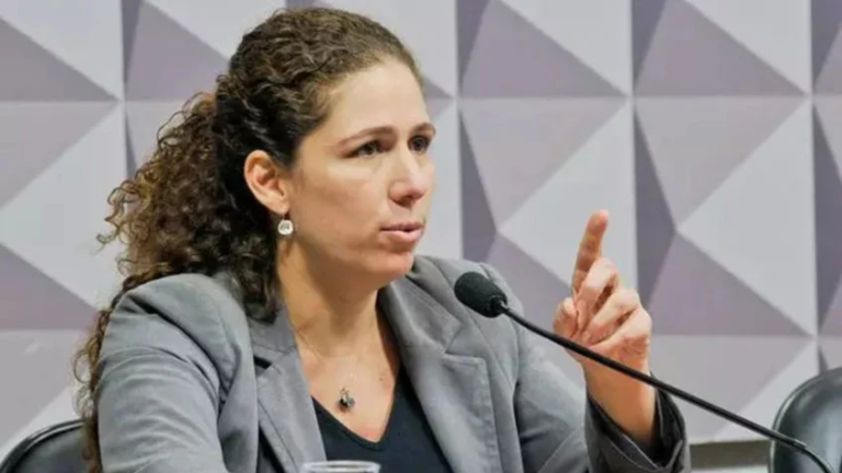 Cautela é a Palavra-chave: Esther Dweck Analisa os EUA e a Groenlândia Cautela é a Palavra-chave: Esther Dweck Analisa os EUA e a Groenlândia