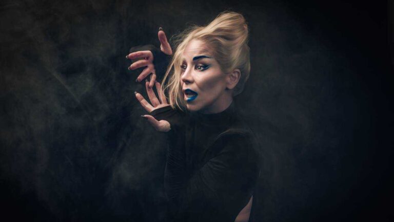 CHOQUE! Com Danielle Winits: Um Espetáculo Impactante Chega a São Paulo