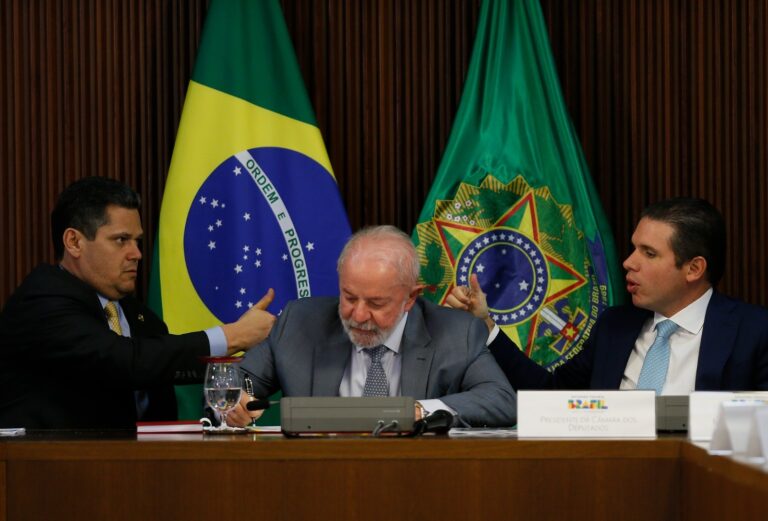 Congresso Retorna do Recesso com 70 Vetos de Lula em Análise