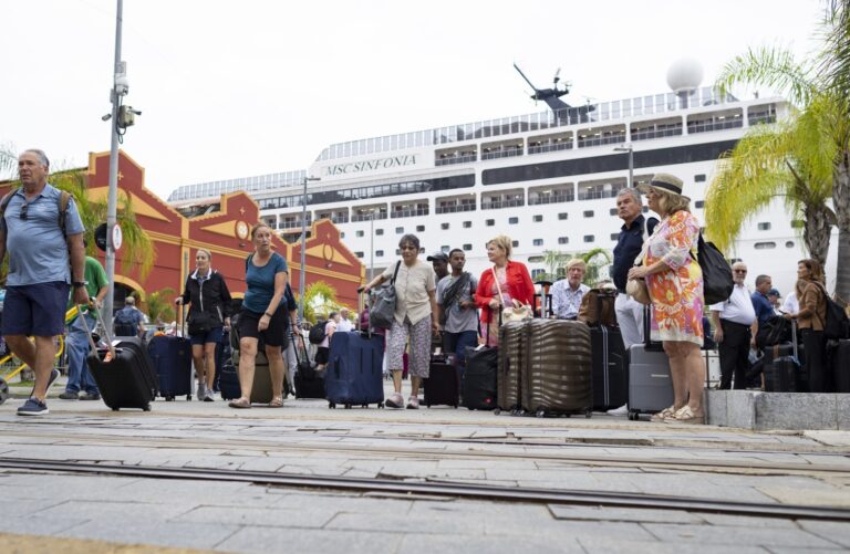 Crescimento do Turismo no Rio: Desafios e Soluções Sugeridas por Moradores e Especialistas Crescimento do Turismo no Rio: Desafios e Soluções Sugeridas por Moradores e Especialistas