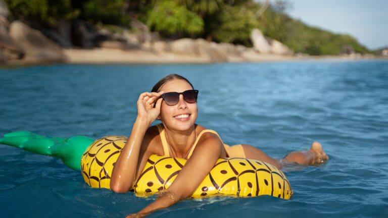 Cuidados Essenciais para a Pele no Verão: Água do Mar, Rio ou Piscina? Cuidados Essenciais para a Pele no Verão: Água do Mar, Rio ou Piscina?