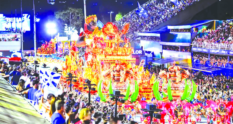 Desfiles das Escolas de Samba: Um Patrimônio Cultural do Rio de Janeiro Desfiles das Escolas de Samba: Um Patrimônio Cultural do Rio de Janeiro