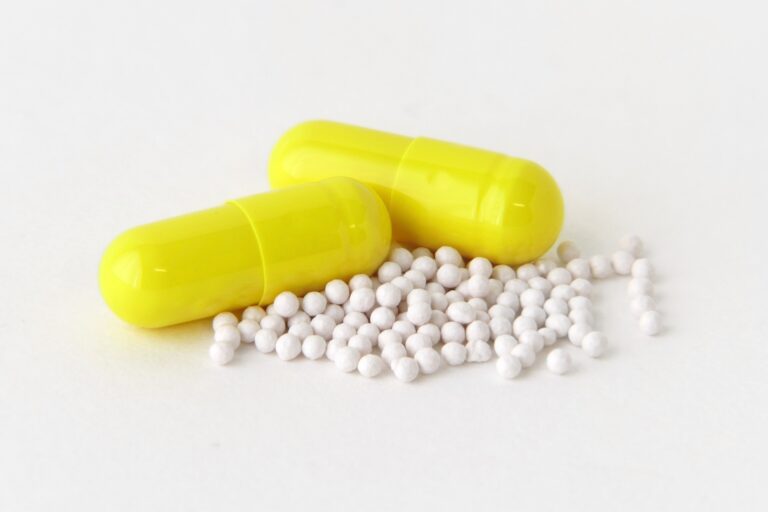 Estudo revela que uso prolongado de omeprazol pode comprometer saúde óssea e absorção de minerais