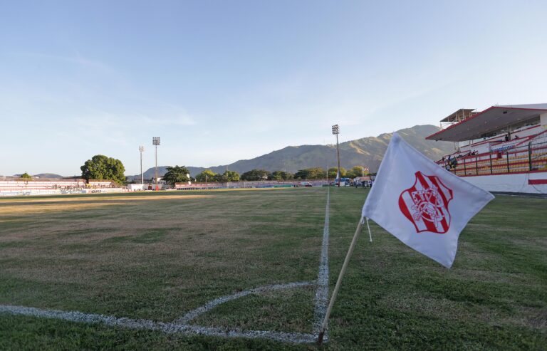 Flamengo Retorna a Moça Bonita Após Nove Anos: Reencontro com a História do Clássico Carioca