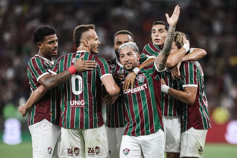 Fluminense Conquista Vitória Suada sobre o Grêmio no Maracanã Fluminense Conquista Vitória Suada sobre o Grêmio no Maracanã
