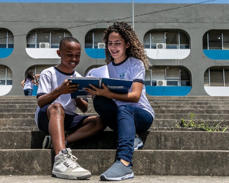 Governo do RJ Anuncia Abertura de 10 Mil Vagas na Rede Estadual para 2026