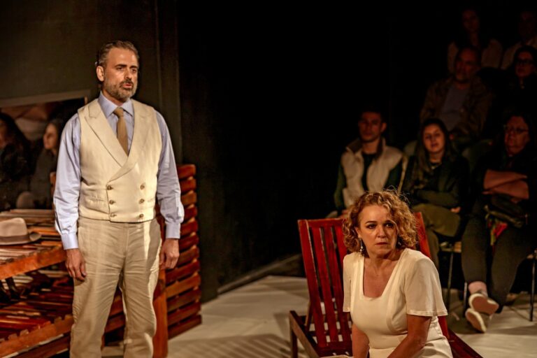 Grupo Tapa Retorna ao RJ Após 10 Anos com Montagem de Strindberg