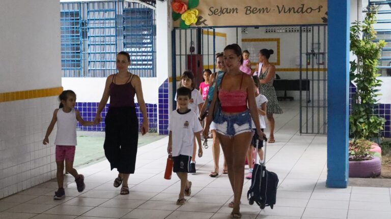 Início do Ano Letivo em Caraguatatuba: Alunos Retornam às Aulas em 9 de Fevereiro