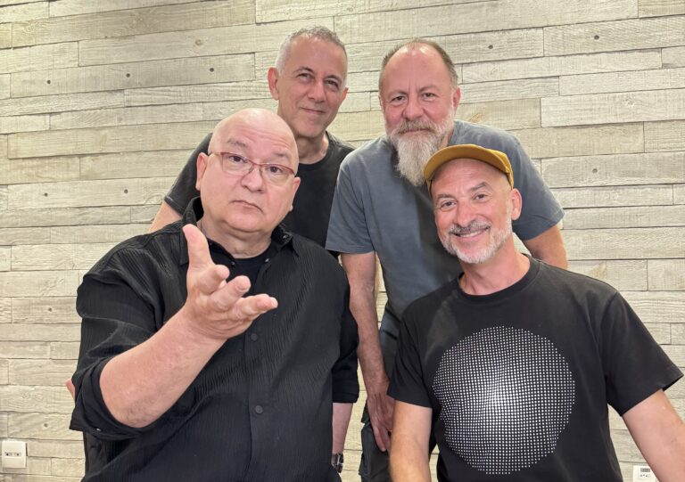 Lucas Santtana Redescobre a Língua Brasileira em Novo Disco