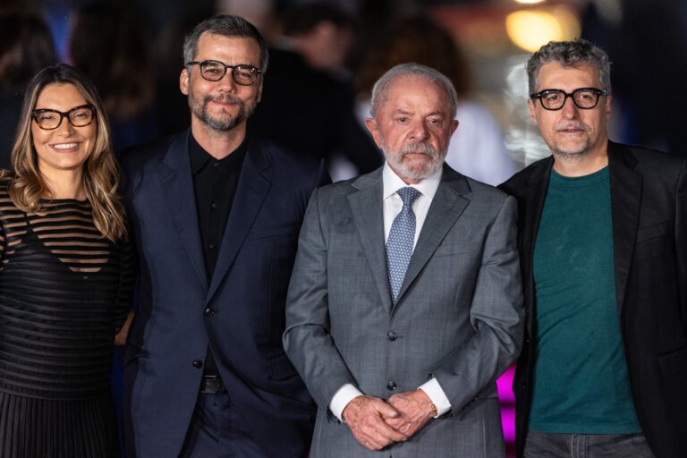 Lula Brilha nas Redes: ‘O Agente Secreto’ Supera Bolsonarismo na Disputa Política Lula Brilha nas Redes: 'O Agente Secreto' Supera Bolsonarismo na Disputa Política