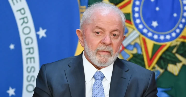 Lula Retorna a Brasília Enfrentando Crise Internacional Após Captura de Maduro
