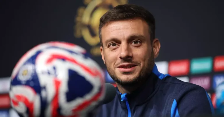 Martin Anselmi chega ao Botafogo e exalta torcida: 'Uma grande torcida'