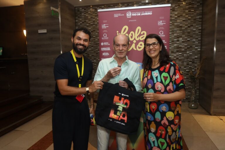 Ney Matogrosso Faz Sua Estreia no Chile com o Hola Rio Ney Matogrosso Faz Sua Estreia no Chile com o Hola Rio