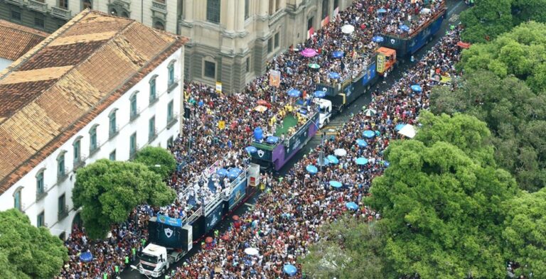Pré-Carnaval Agita o Rio com Mais de 460 Blocos nas Ruas Pré-Carnaval Agita o Rio com Mais de 460 Blocos nas Ruas