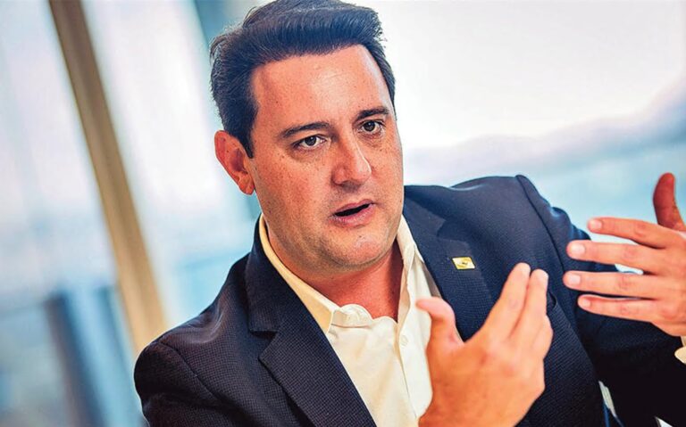 Ratinho Jr. Defende Indulto a Bolsonaro e Integrantes do 8 de Janeiro Ratinho Jr. Defende Indulto a Bolsonaro e Integrantes do 8 de Janeiro