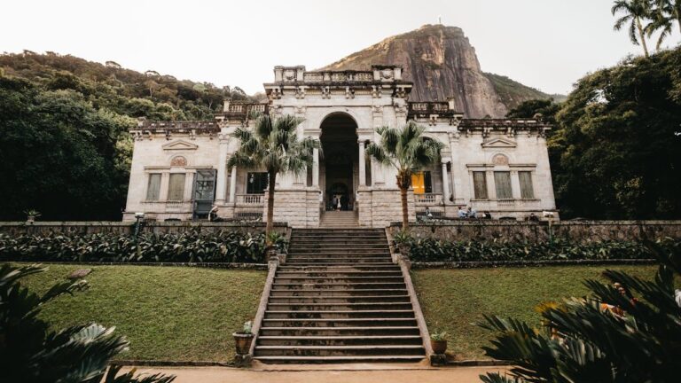 Rio de Janeiro Além do Óbvio: 5 Passeios Incríveis para Descobrir a Cidade Rio de Janeiro Além do Óbvio: 5 Passeios Incríveis para Descobrir a Cidade