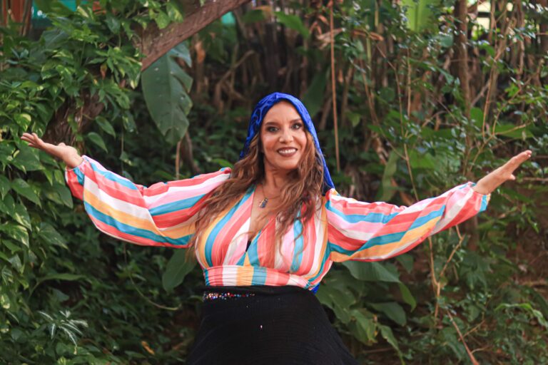 Sarajane Renova Seu Público e Celebra a Diversidade Musical no Carnaval Carioca