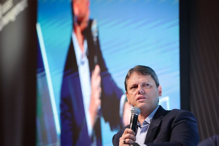 Tarcísio critica Brasil por relação com Maduro: ‘se mostrou irrelevante’ Tarcísio critica Brasil por relação com Maduro: 'se mostrou irrelevante'