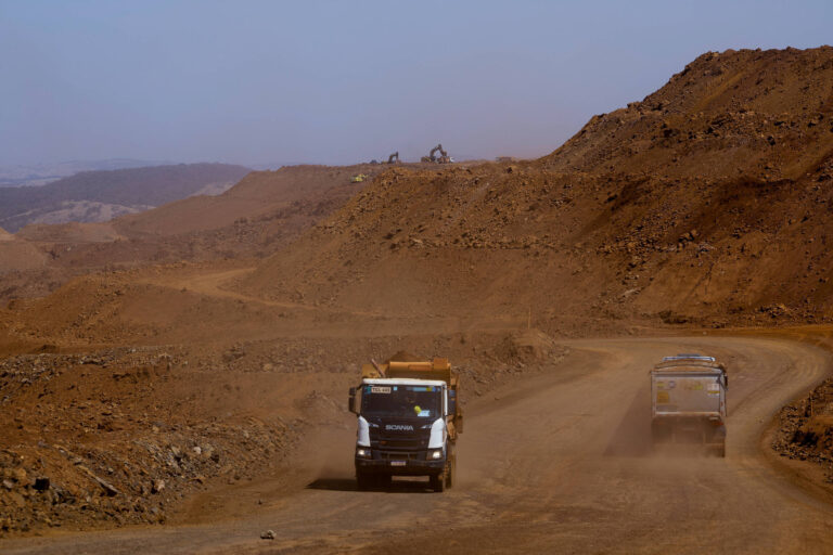 Taxas Bilionárias das Mineradoras Geram Conflitos em Grupo do Ministério de Minas e Energia Taxas Bilionárias das Mineradoras Geram Conflitos em Grupo do Ministério de Minas e Energia