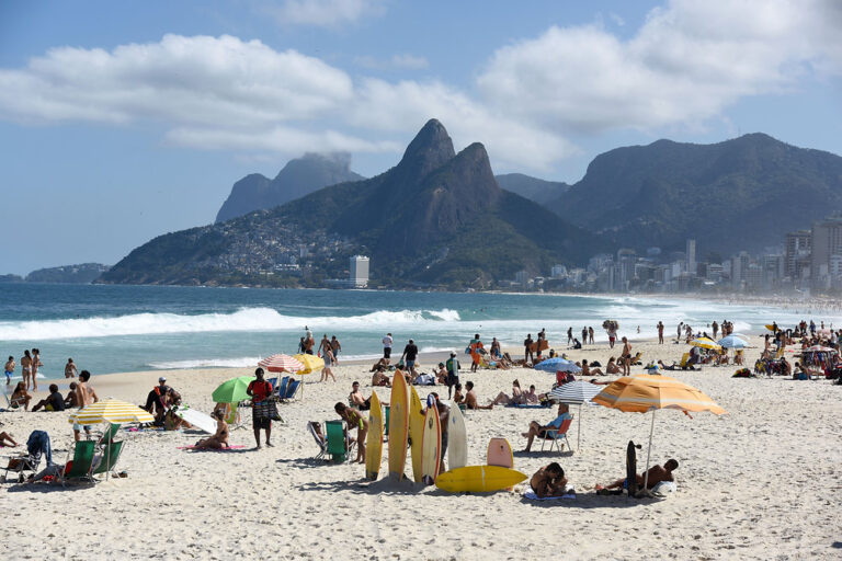 Turismo em Verão de 2026 no Rio Pode Gerar R$ 12,8 Bilhões