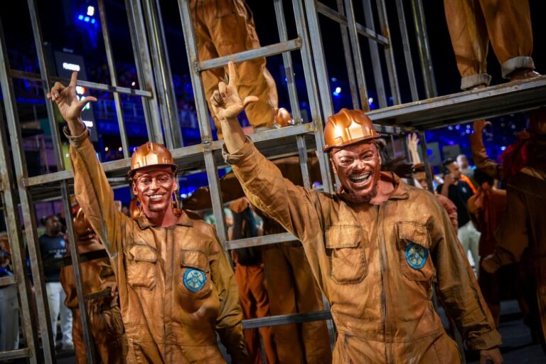 Acadêmicos de Niterói Fazem Estreia no Grupo Especial com Enredo sobre Lula