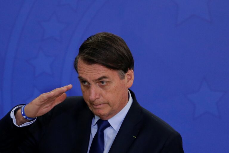 Bolsonaro e Generais Podem Enfrentar Presídio Comum se Expulsos das Forças Armadas